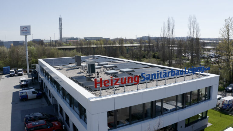 Heizung- Sanitärbau Leipzig GmbH stattet Wohnungen, Gewerbe und Hotelanlagen im Raum Leipzig und Berlin mit hochwertigen Heizungs- und Sanitäranlagen aus. Dabei setzen wir auf Erneuerbare Energien.
